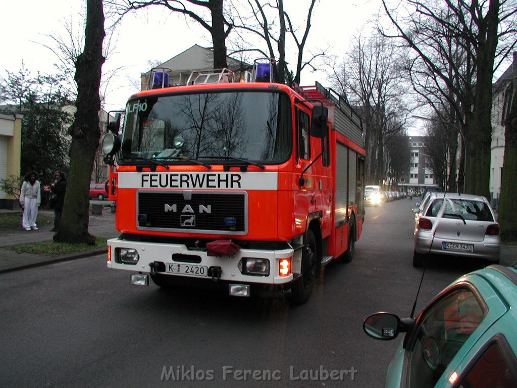 Brand Koeln Hoehenberg Adalbertstr   05.JPG